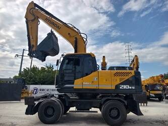 صورة ل حفارات بعجلات 2024 هيونداي HW210W-9