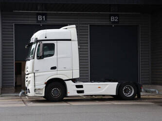 Image for TRUCKS 2013 Mercedes-Benz ACTROS