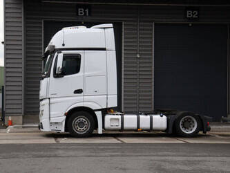 Image for TRUCKS 2018 Mercedes-Benz ACTROS