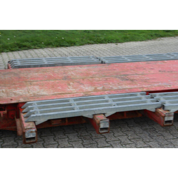 2003 بروشيس 2ABD-38-42974576