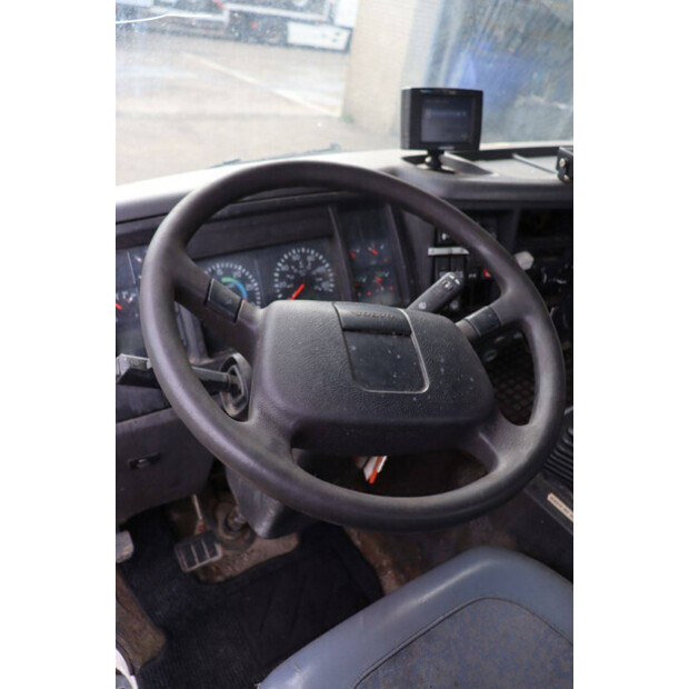 فولفو FL6-42975074