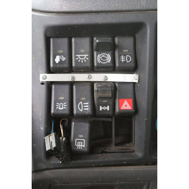 فولفو FL6-42975076