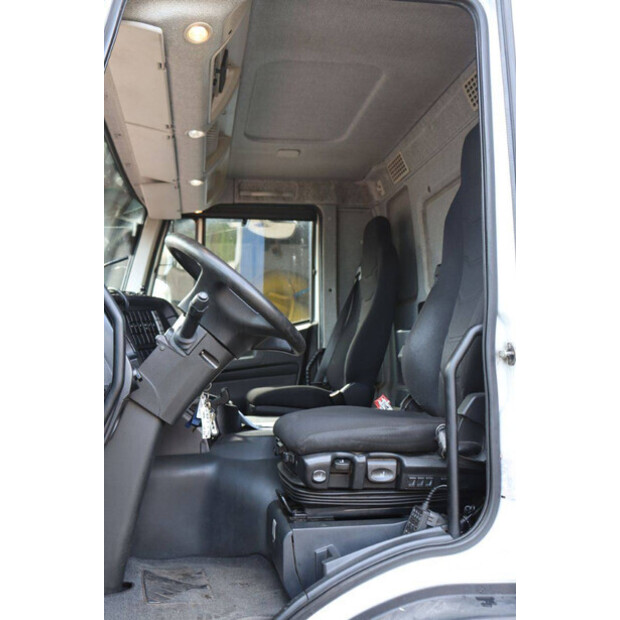 2017 Iveco AD190S/P-42975811