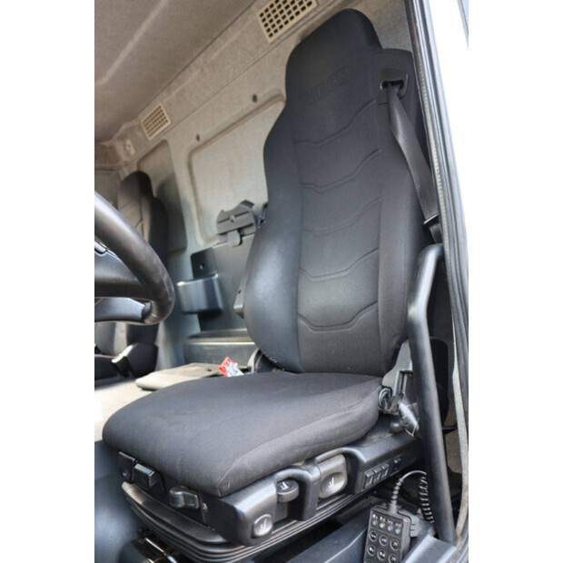 2017 Iveco AD190S/P-42975812
