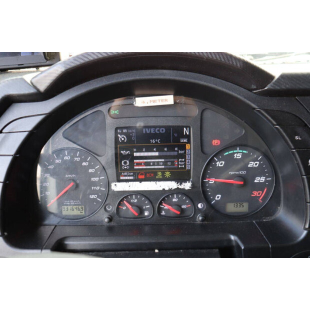 2017 Iveco AD190S/P-42975821