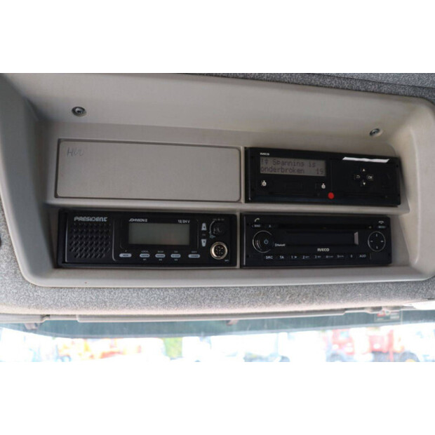 2017 Iveco AD190S/P-42975823