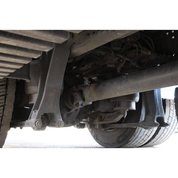 2017 Iveco AD190S/P-42975832
