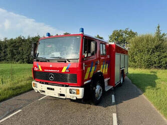 Image for TRUCKS 1996 Mercedes-Benz 1124