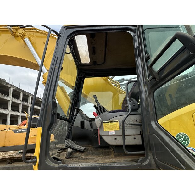 2024 Komatsu PC400-42978143