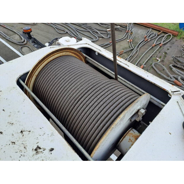 2013 جروف GMK5220-42978623