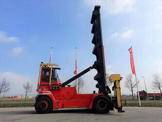 Image de CHARIOTS ÉLÉVATEURS POUR CONTENEURS 2012 KONECRANES SMV 6/7 ECB100DS