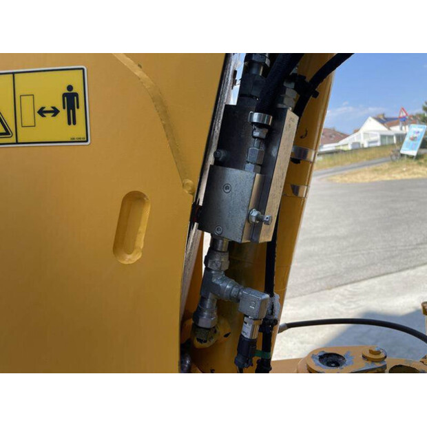 2013 Caterpillar 428F-42978801