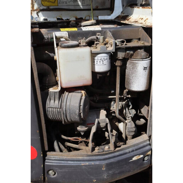 2016 بوبكات E10-42983663