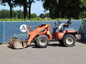 Image for SKID STEERS 2011 KUBOTA R520NH