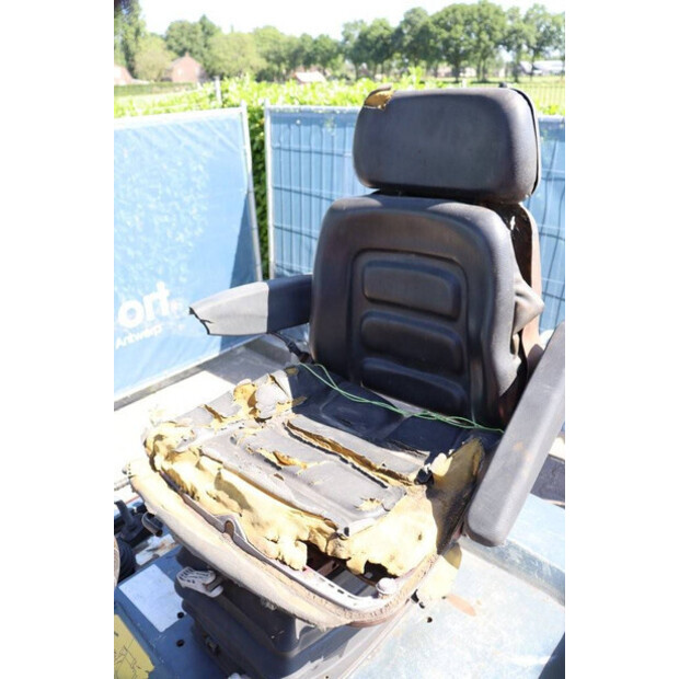 2011 KUBOTA R520NH-42984615