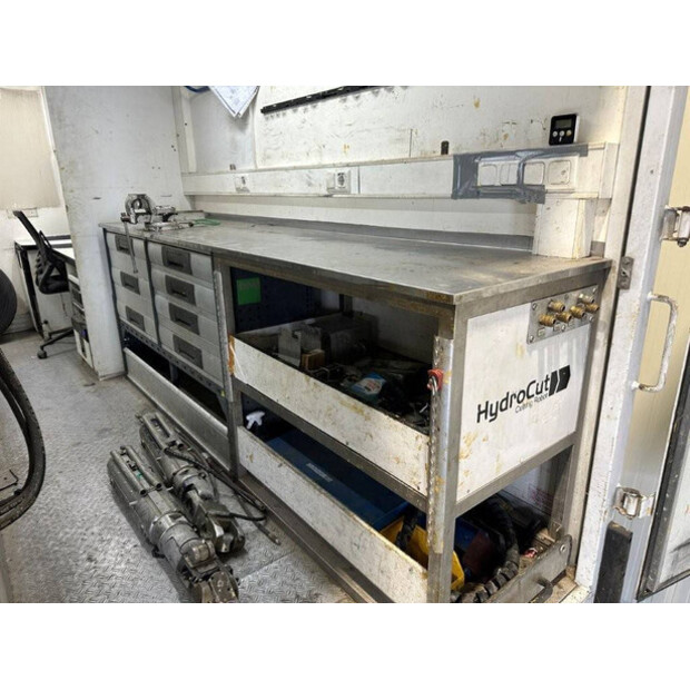 2013 Mercedes-Benz 816D-42988297