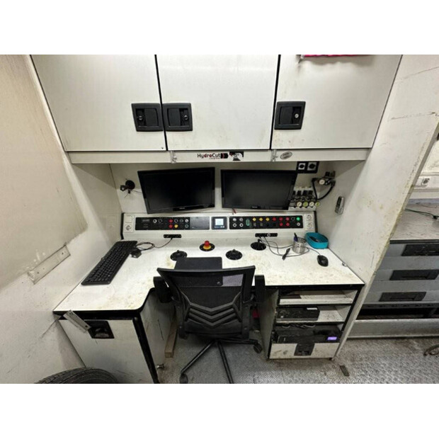 2013 Mercedes-Benz 816D-42988303