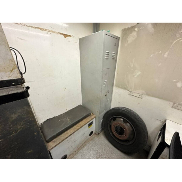 2013 Mercedes-Benz 816D-42988304