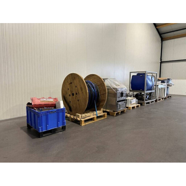 2013 Mercedes-Benz 816D-42988318