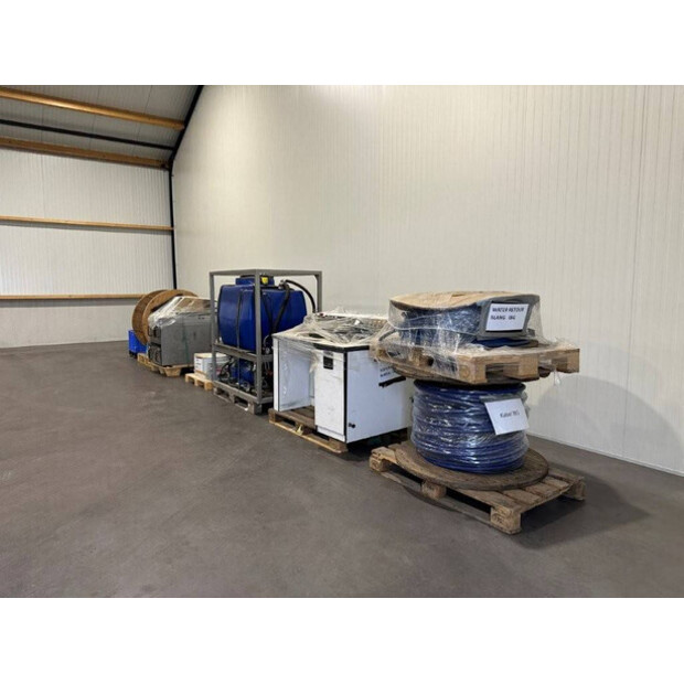 2013 Mercedes-Benz 816D-42988320