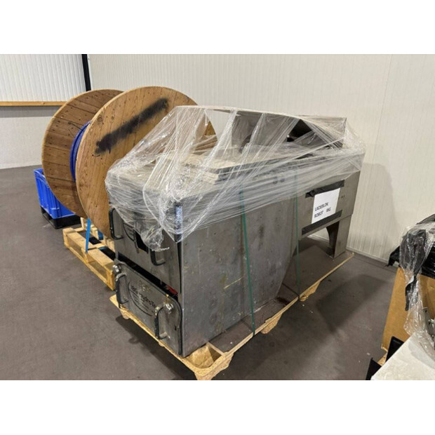 2013 Mercedes-Benz 816D-42988325