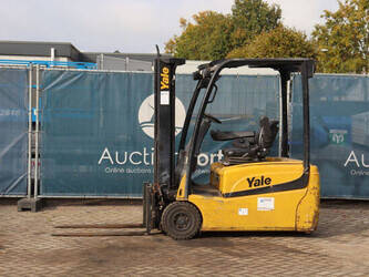 صورة ل رافعات شوكية 2012 يال ERP16VT