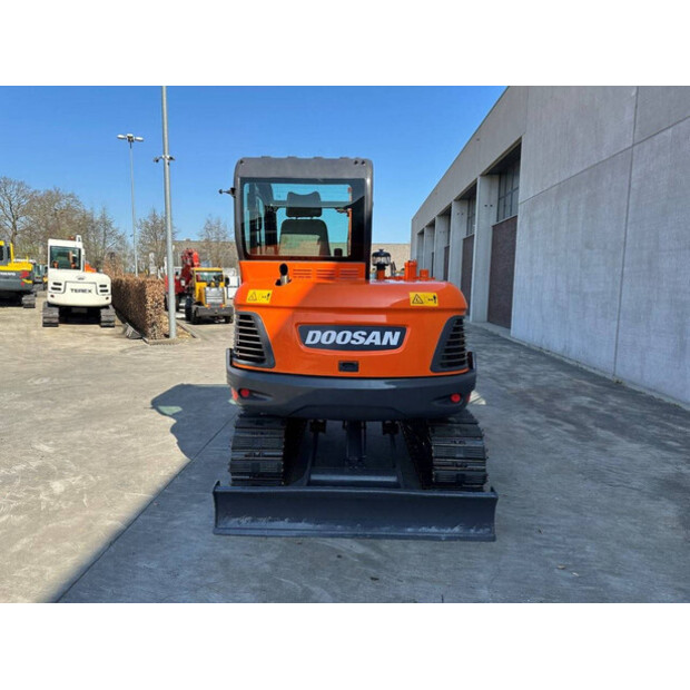 2018 Doosan DX55-9C-42988674