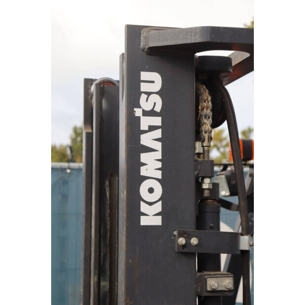 2011 Komatsu FB20A-12-42988806