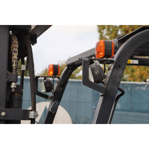 2011 Komatsu FB20A-12-42988807