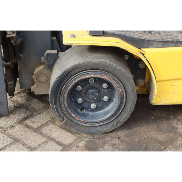 2011 Komatsu FB20A-12-42988808