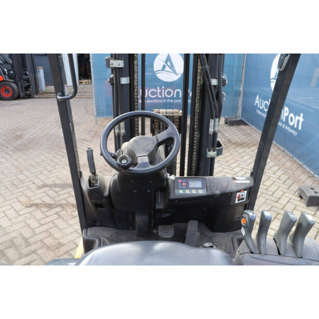 2011 Komatsu FB20A-12-42988815