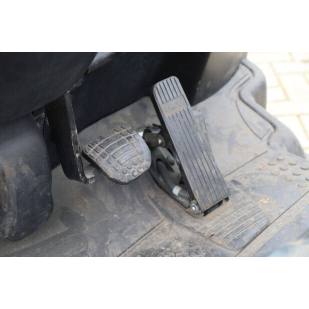 2011 Komatsu FB20A-12-42988820