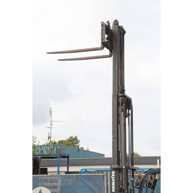 2011 Komatsu FB20A-12-42988832