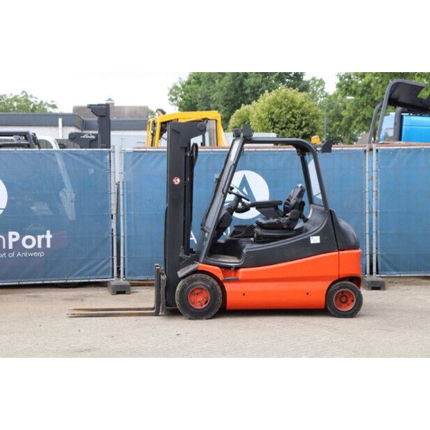 2006 Linde E25/02-42989124