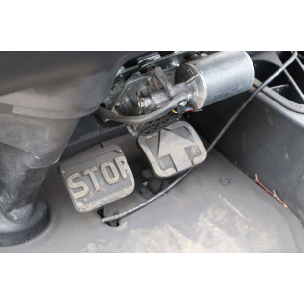 2006 Linde E25/02-42989135