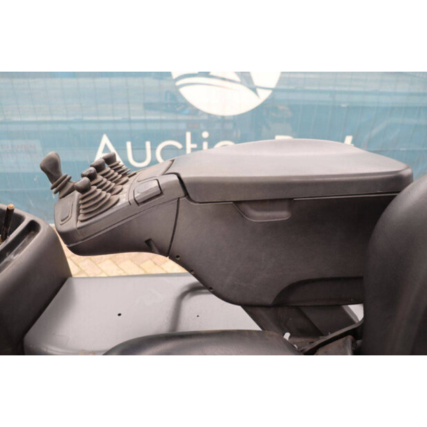 2018 ليندي E16PH-02-42990167