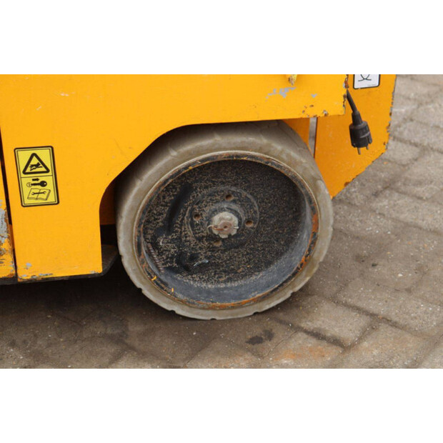 2019 جيه سي بي S2632E-42990192