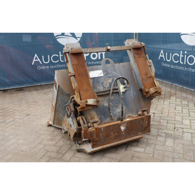 2010 جيه سي بي 30G-42990250