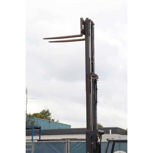 2004 Linde E16C-42990300