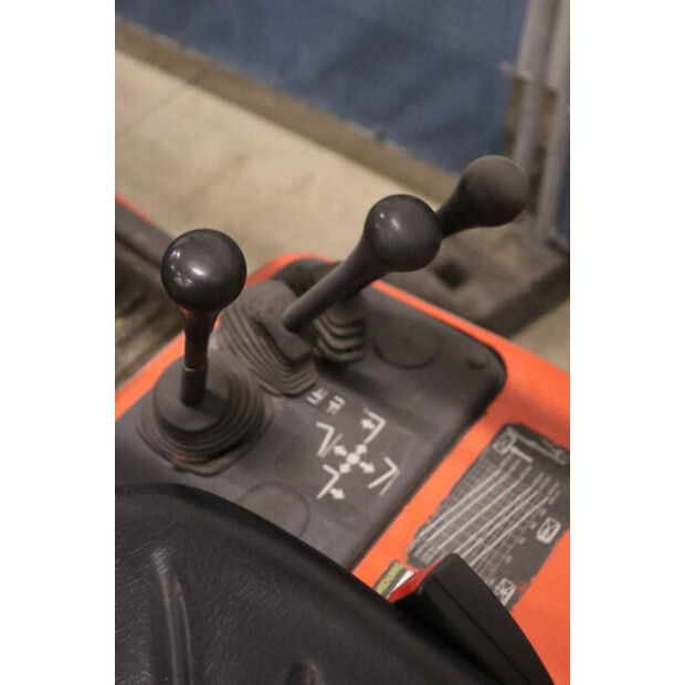 1998 Linde H30T-03-42990455