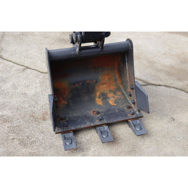 2021 Infront YFE10-42990896