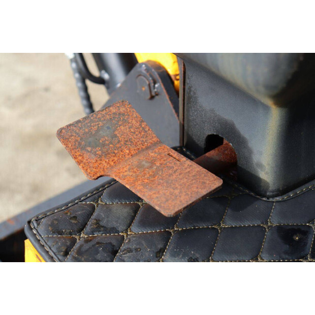 2021 Infront YFE10-42990910