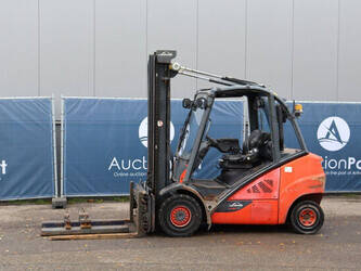 Image for FORKLIFTS 2015 Linde H30D-02