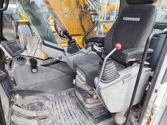 2015-liebherr-r920-42997403