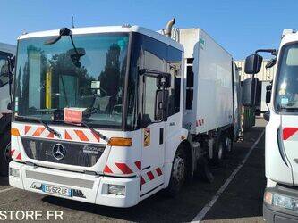 صورة ل شاحنات النفايات 2012 مرسيدس بنز 2633