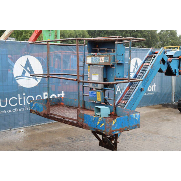 2001 هيتاشى HX140B-43009052