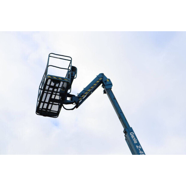 2000 Genie Z-45/25J-43009817