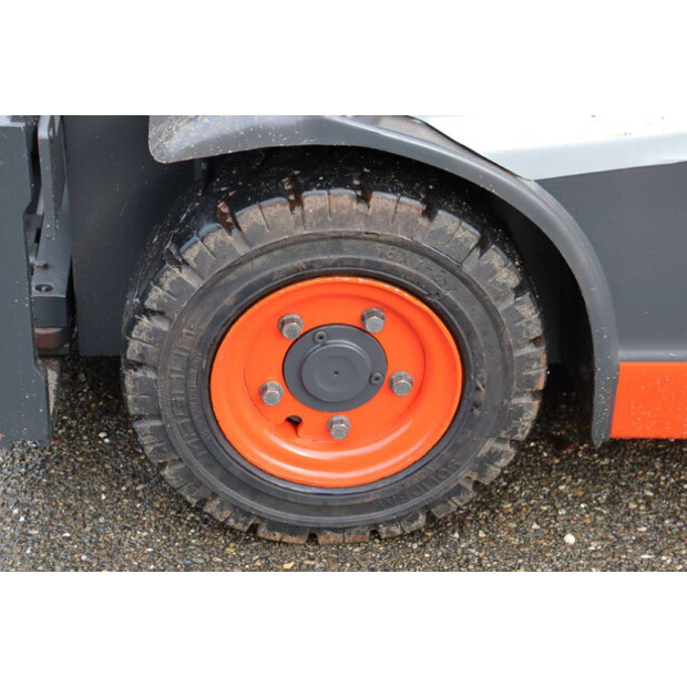 2018 ليندي E15-02-43009844