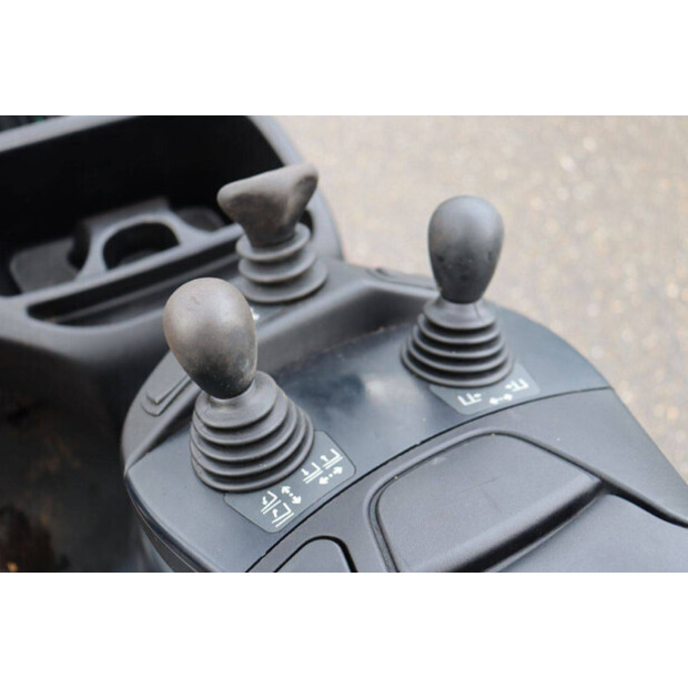 2018 ليندي E15-02-43009857