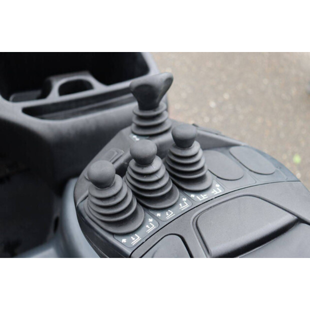 2018 Linde E16-02-43010001